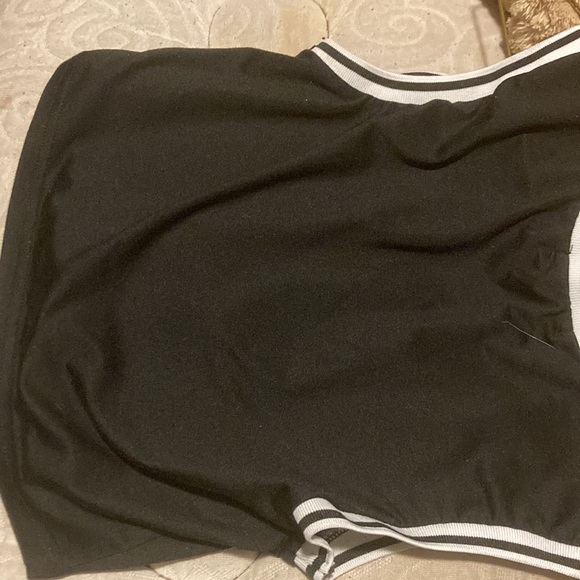 Cute chicago crop in - Picture 2 of 2